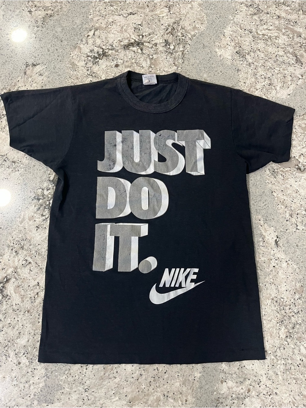 Vintage Late 80s/Early 90s Nike Black Men's 'Just Do It.' Graphic Tee